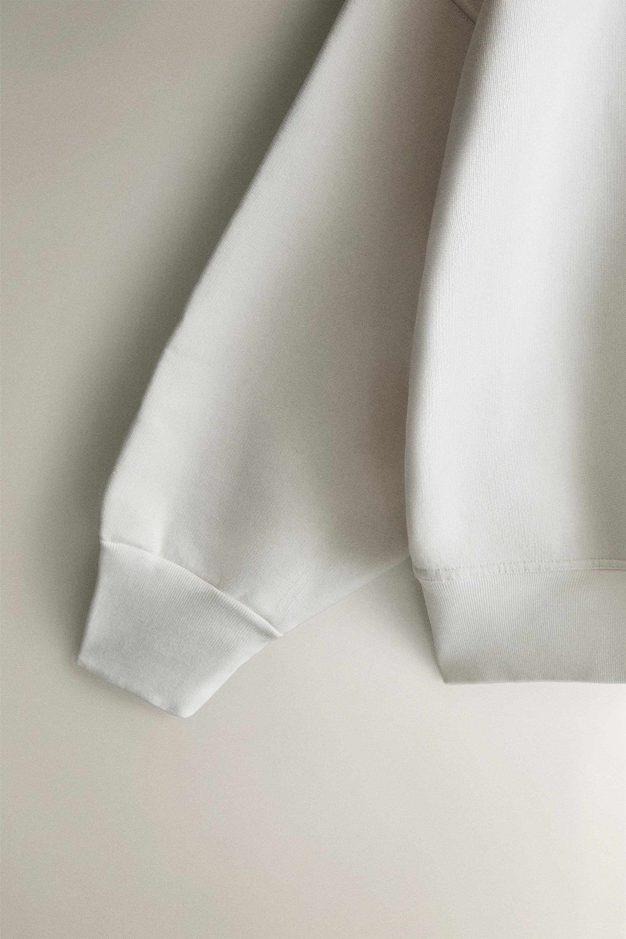 PLUSH SWEATSHIRT